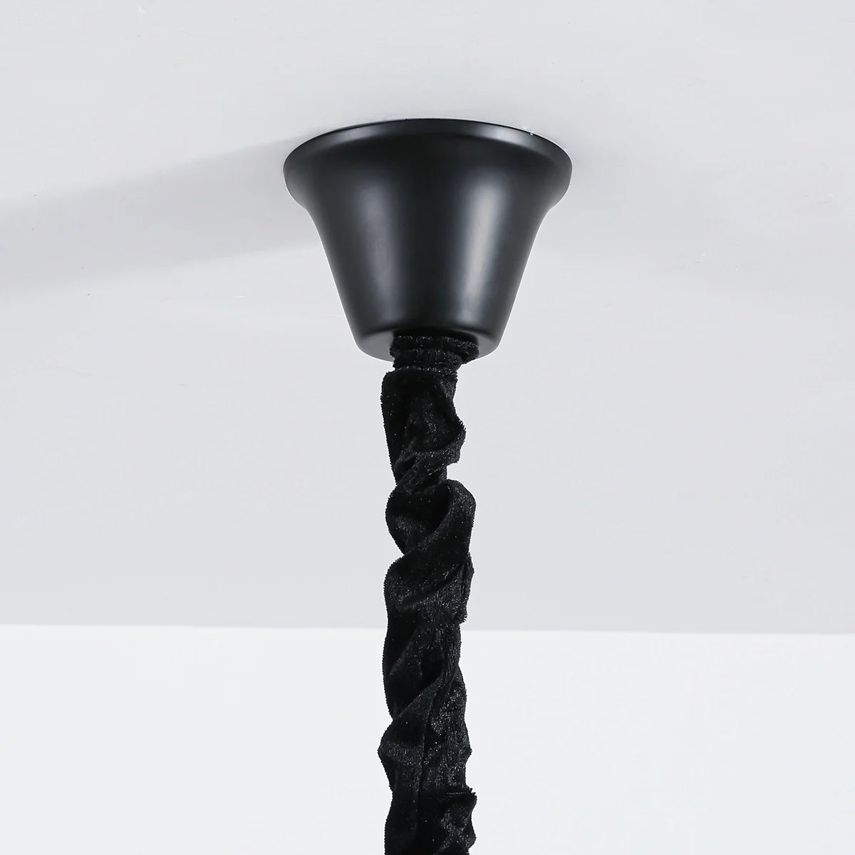 Feyran American Simple Black Candle-Style Chandelier