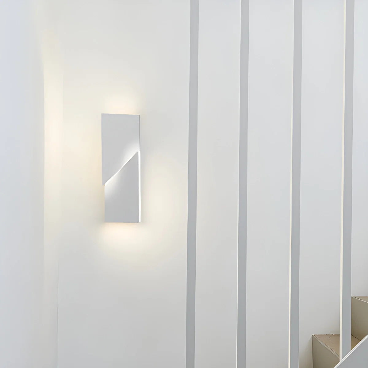 Feyran Shadows Grand Wall Sconce Lamp
