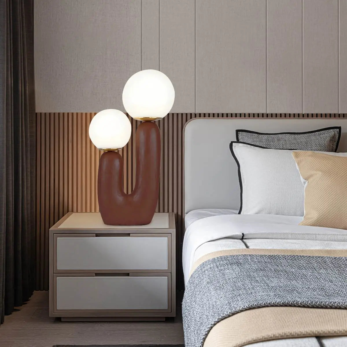 Feyran Oo Rough Resin Table Lamp