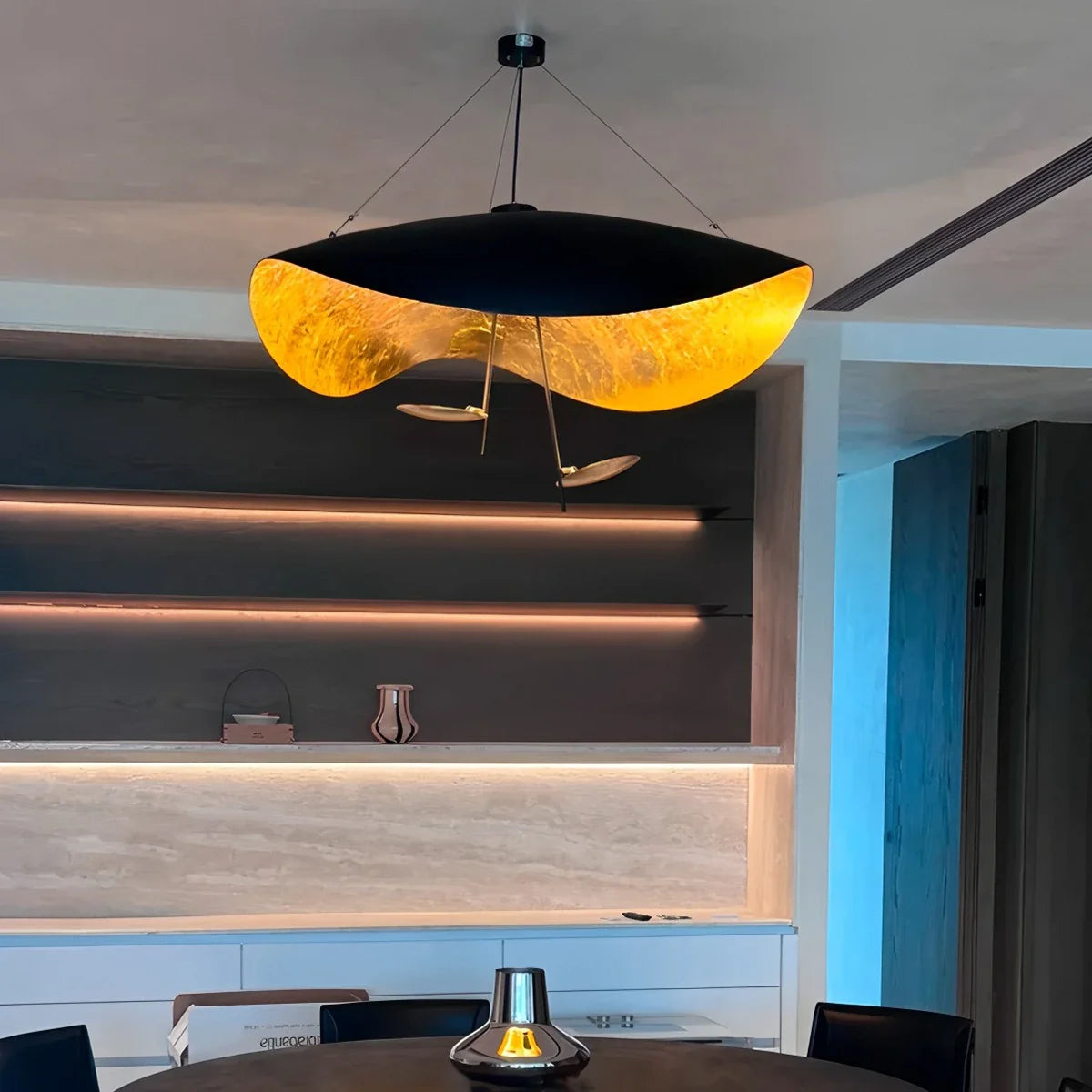 Feyran Modern Sculptural Leaf Pendant Light