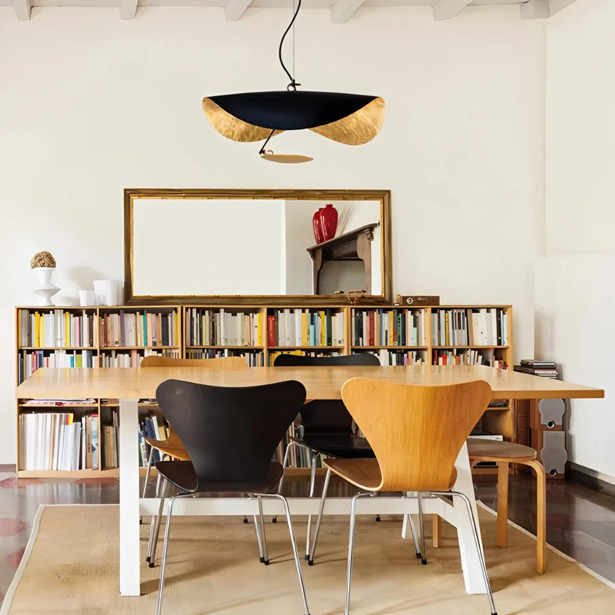 Feyran Modern Sculptural Leaf Pendant Light