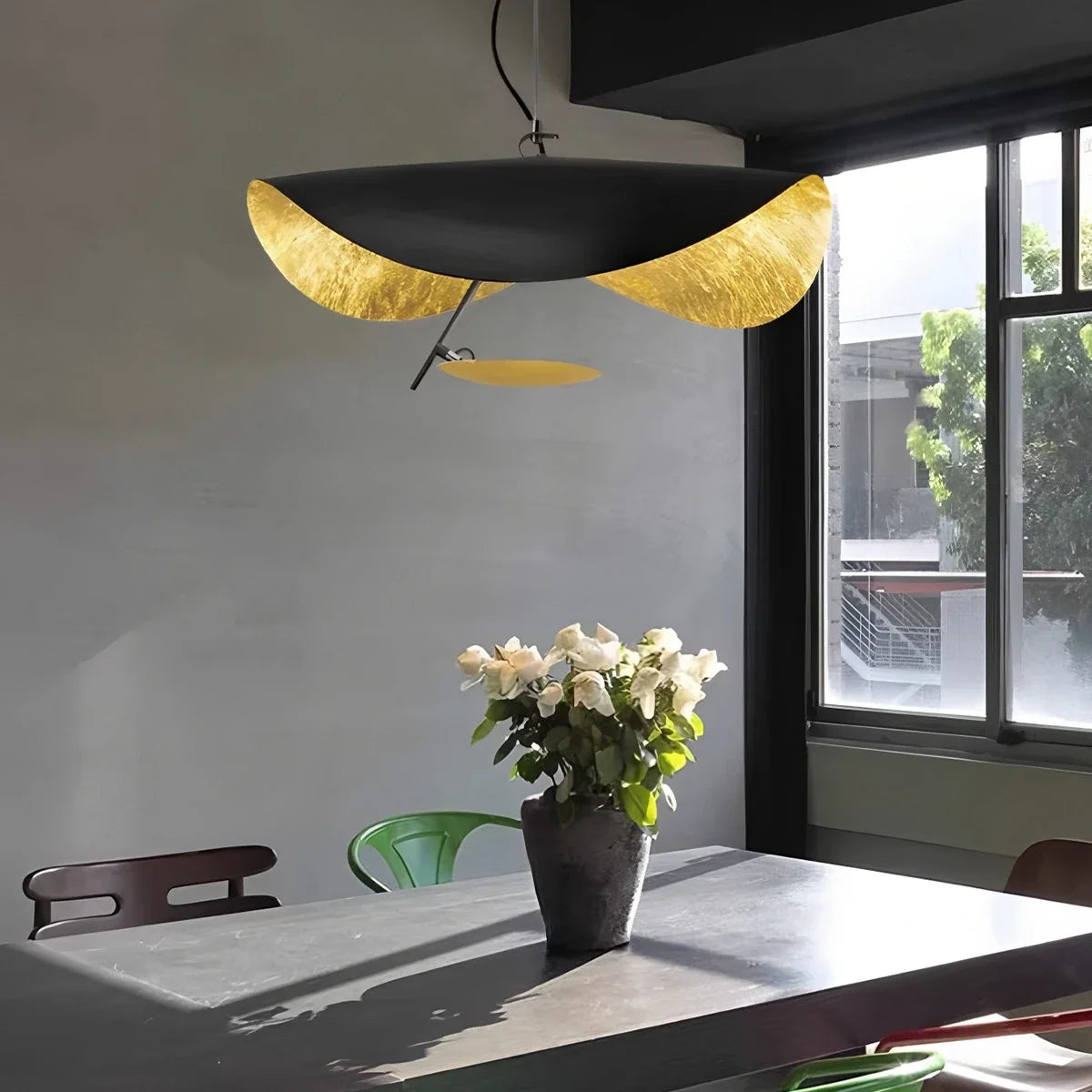 Feyran Modern Sculptural Leaf Pendant Light