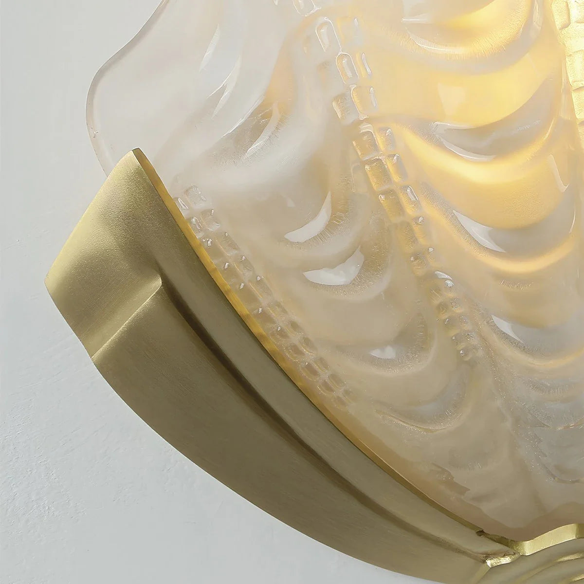 Feyran Light Luxury Brass Shell Glass Wall Lamp