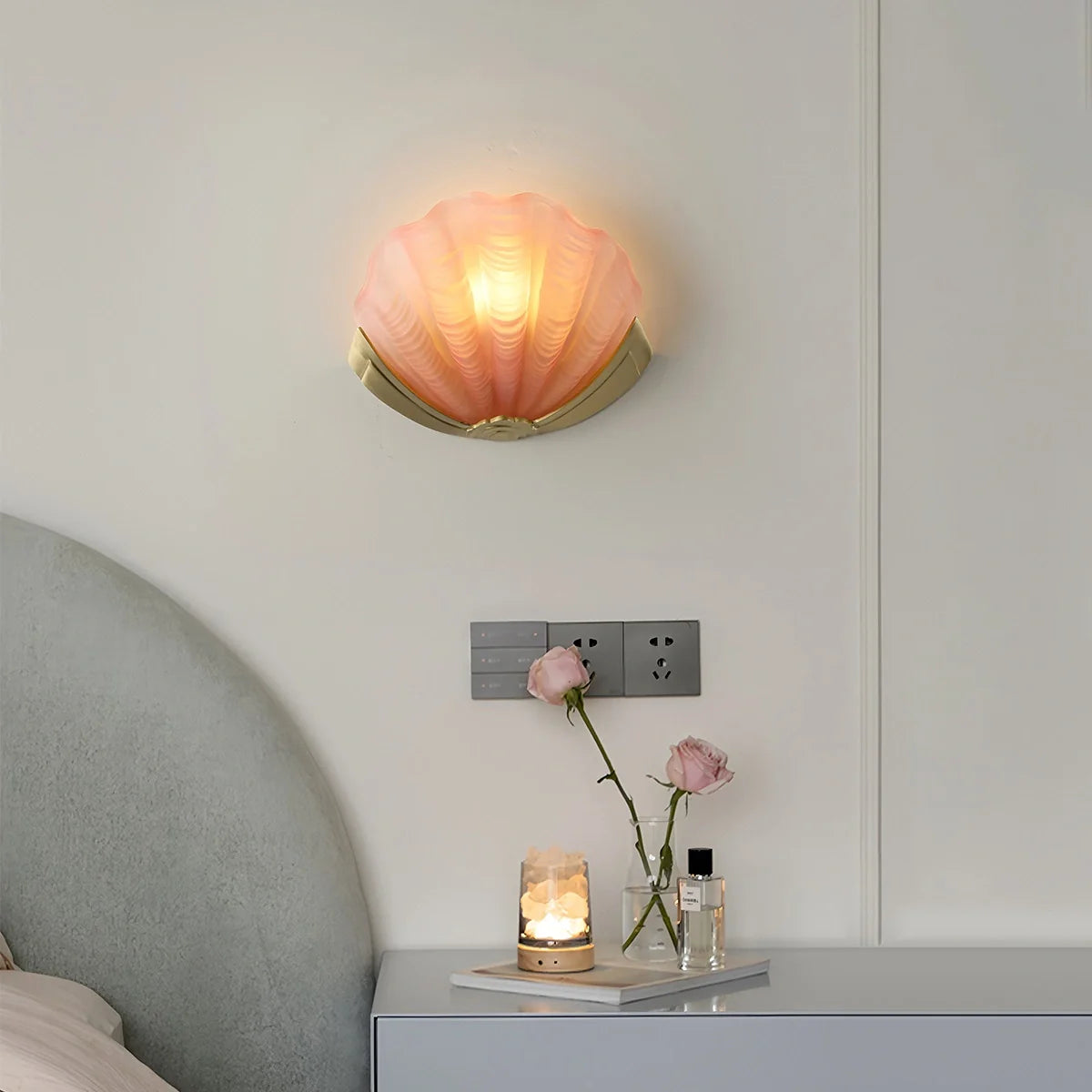Feyran Light Luxury Brass Shell Glass Wall Lamp