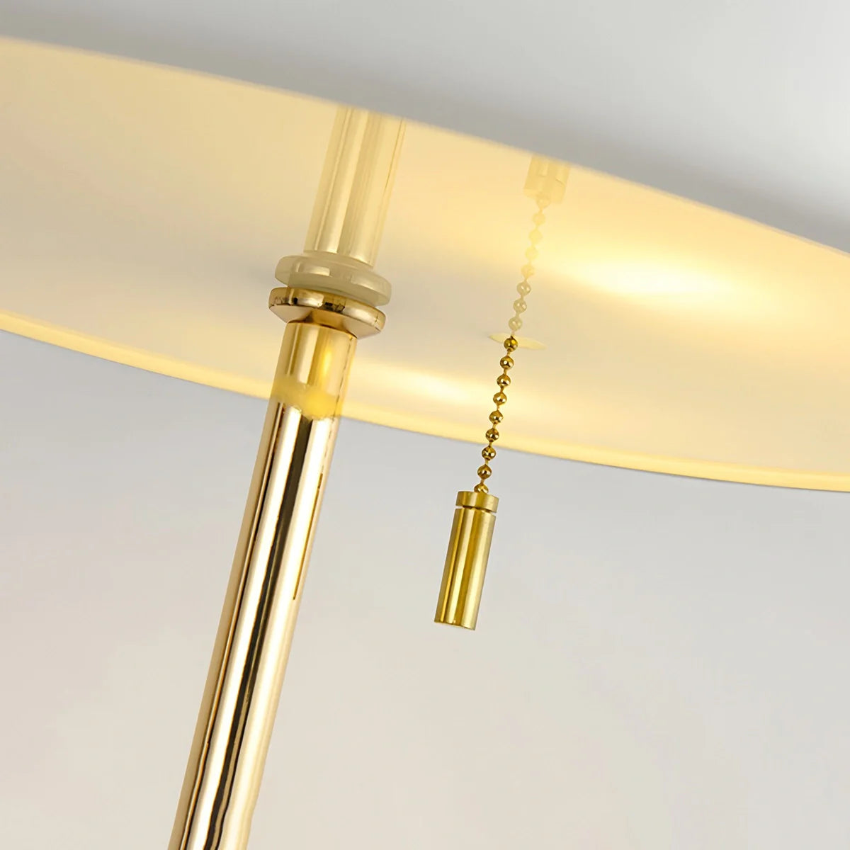 Feyran Mid-Century Round Table Lamp with Pull Chain