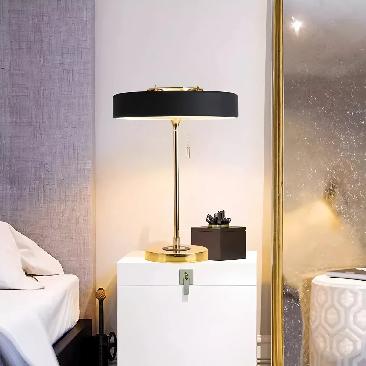 Feyran Mid-Century Round Table Lamp with Pull Chain