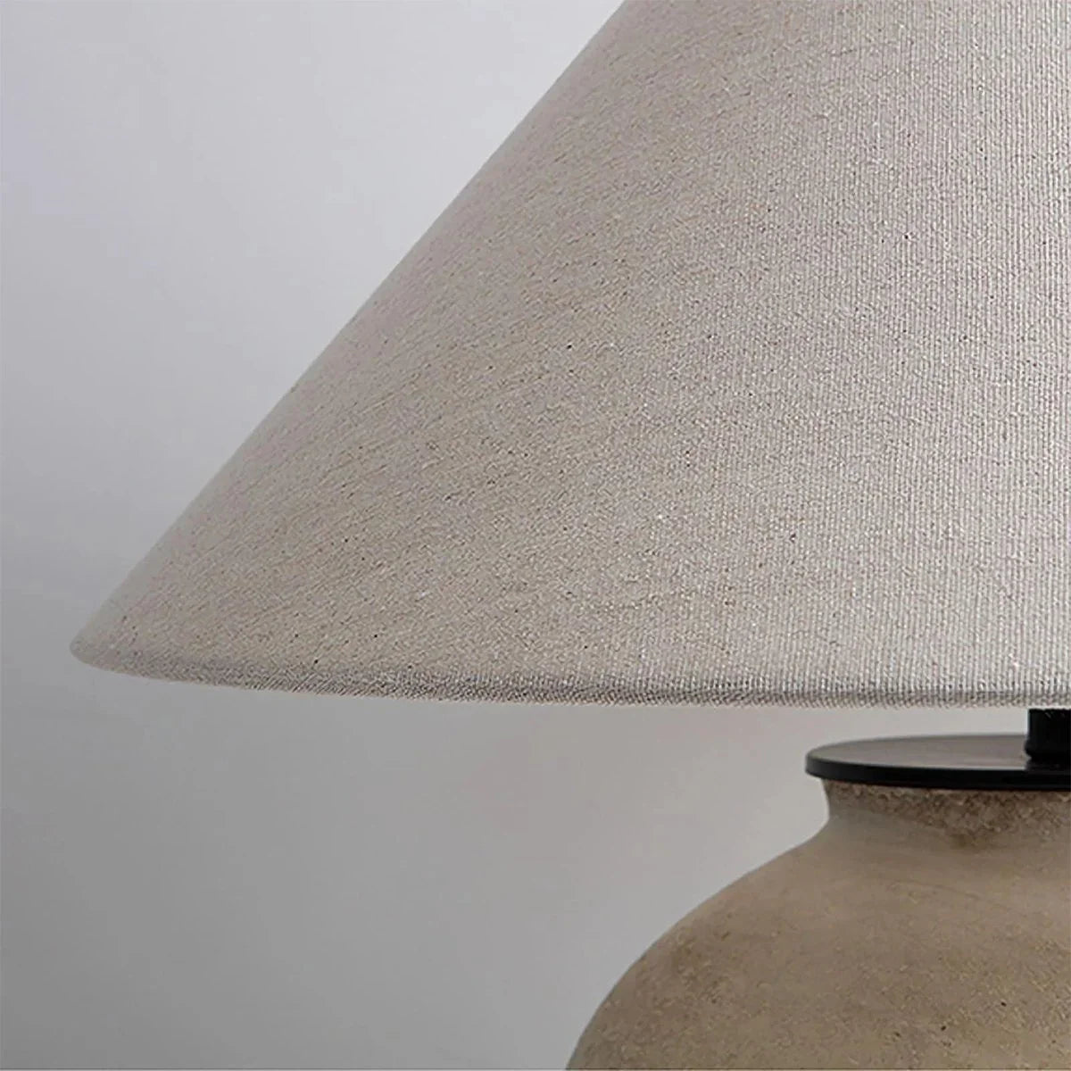 Feyran Retro Ceramic Jar Table Lamp
