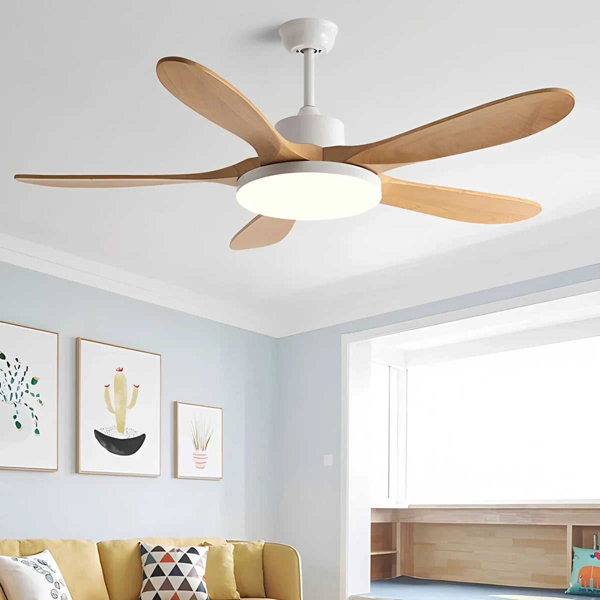 Feyran 5-leaf Solid Wood Ceiling Fan Light