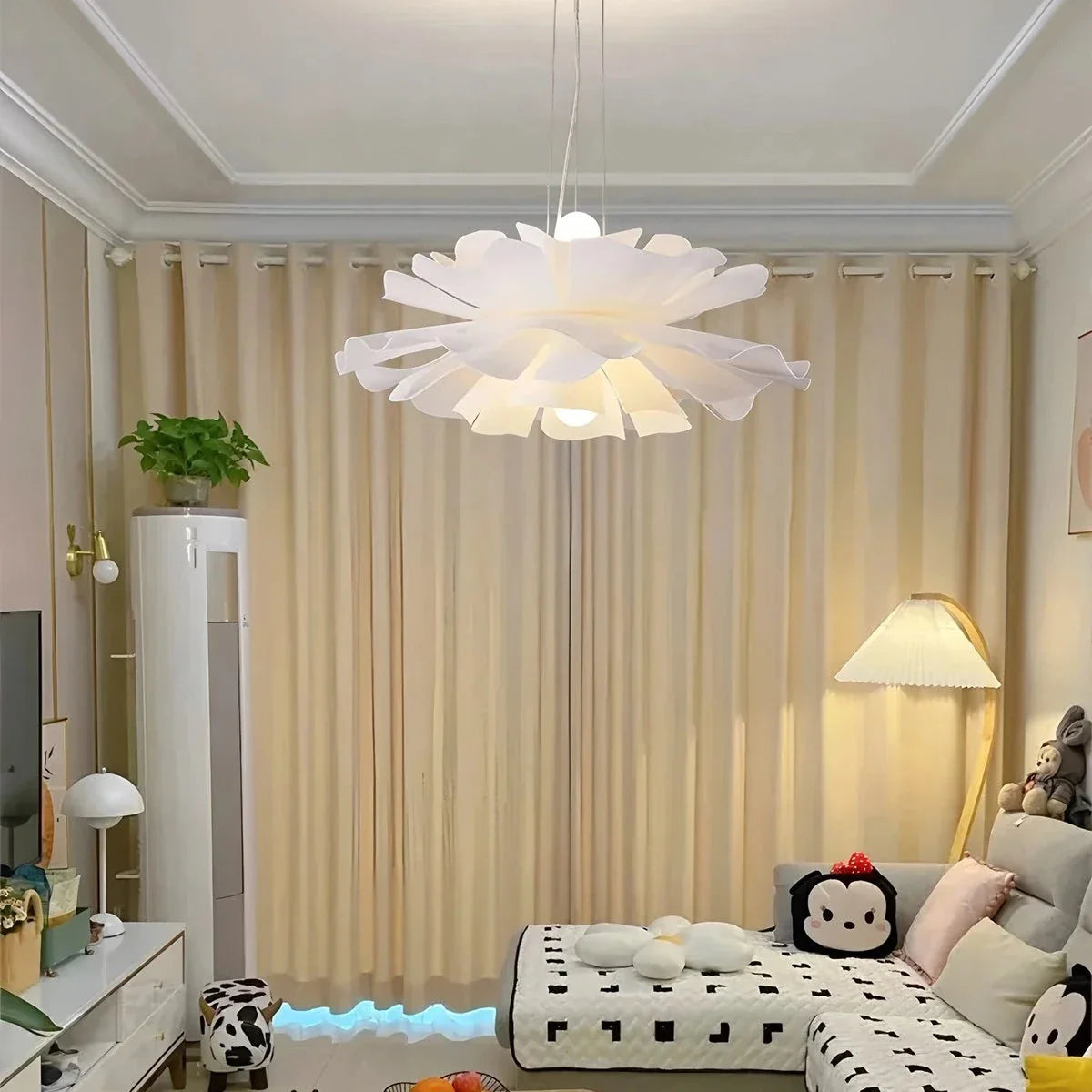 Feyran White Flower Pendant Light for Living Room