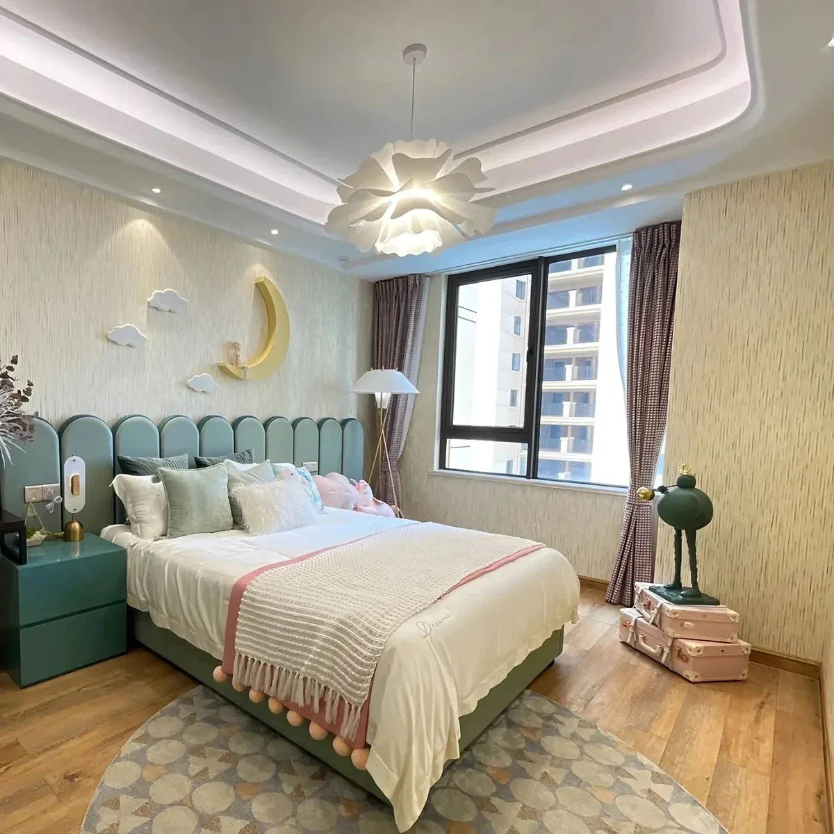 Feyran White Flower Pendant Light for Living Room