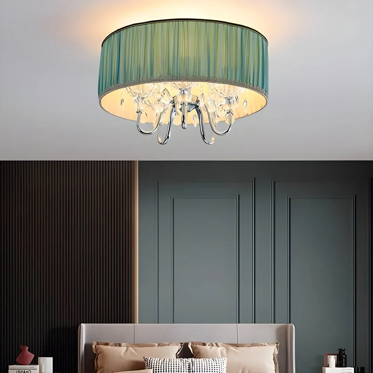 Feyran Alloy Luxury Crystal Pendant Light for Living Room
