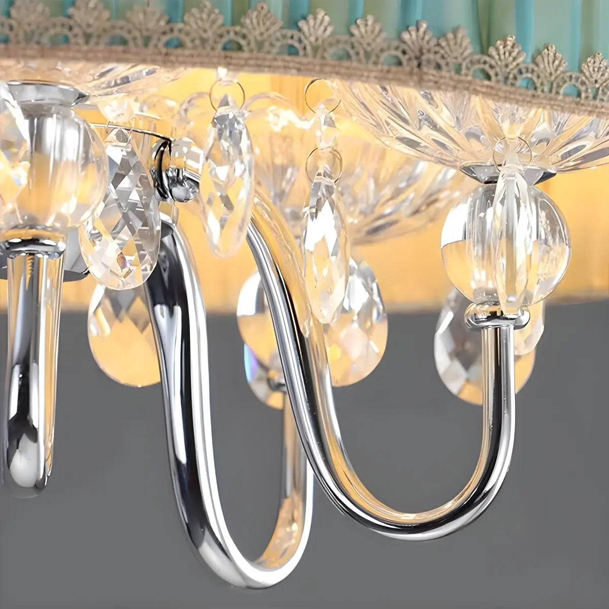 Feyran Alloy Luxury Crystal Pendant Light for Living Room