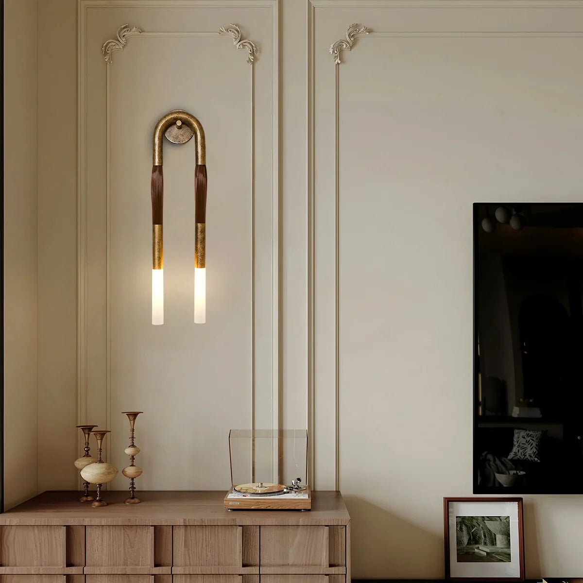 Feyran Horsehair U-Shaped Wall Lamp