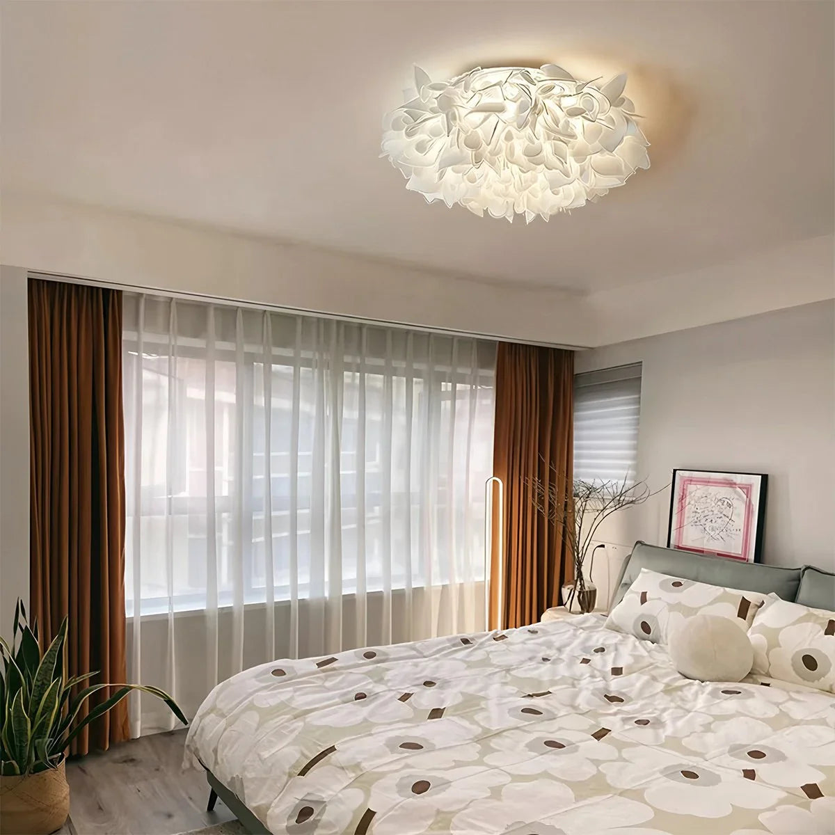 Feyran White Flower-Shaped Flush Mount Ceiling Light