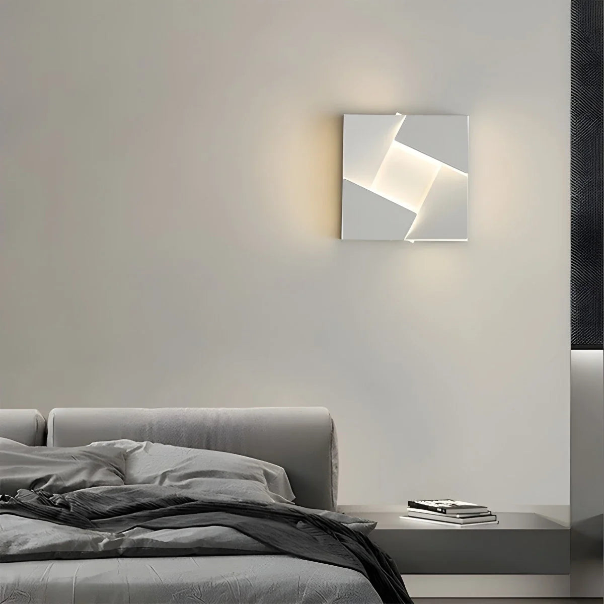 Feyran Shadows Grand Wall Sconce Lamp