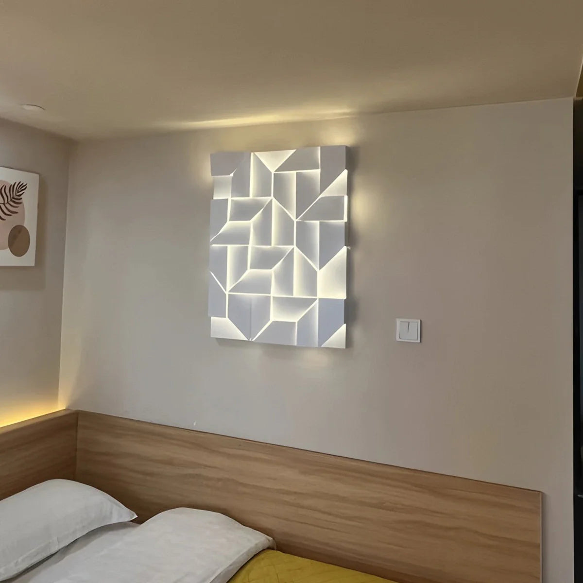 Feyran Shadows Grand Wall Sconce Lamp