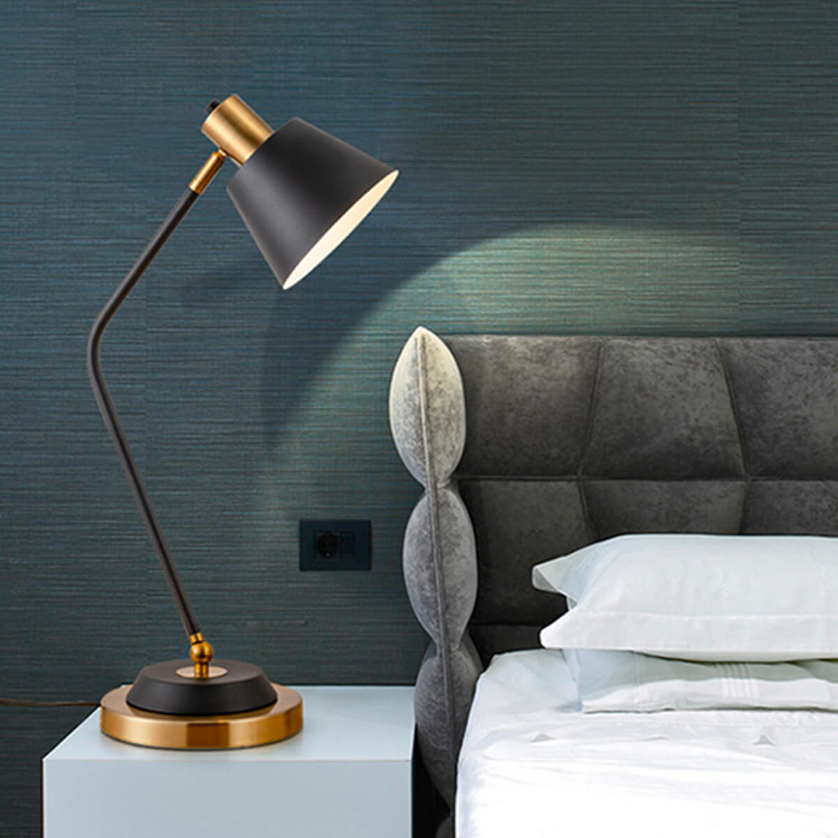 Nordic-modern-desk-lamp-hotel-bedroom-living room1 | Feyran