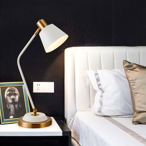 Nordic-modern-desk-lamp-hotel-bedroom-living room2 | Feyran