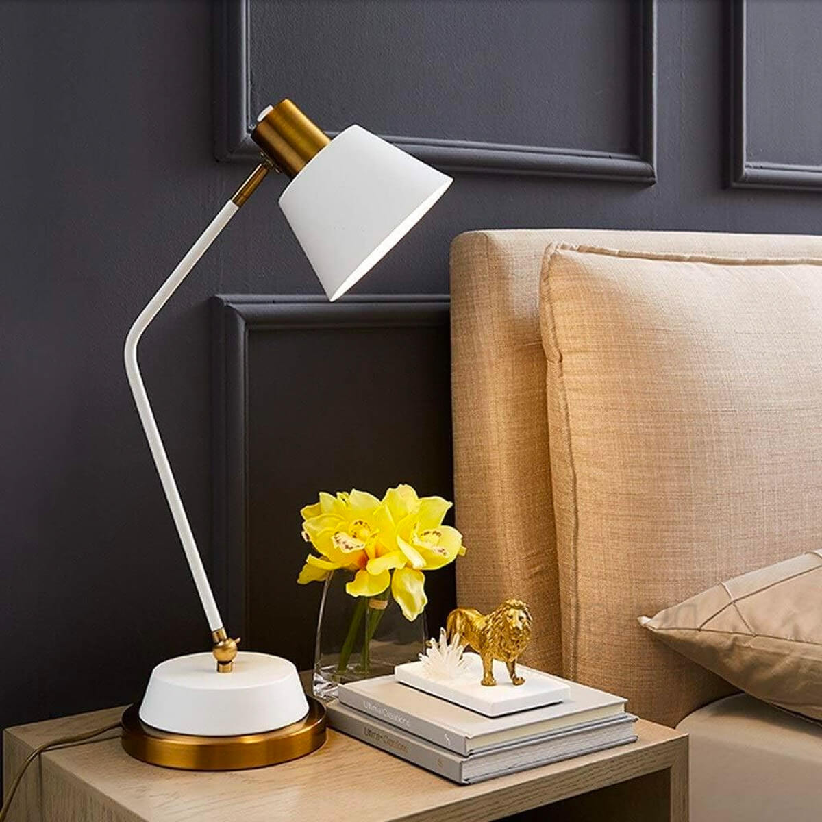 Nordic-modern-desk-lamp-hotel-bedroom-living room3 | Feyran