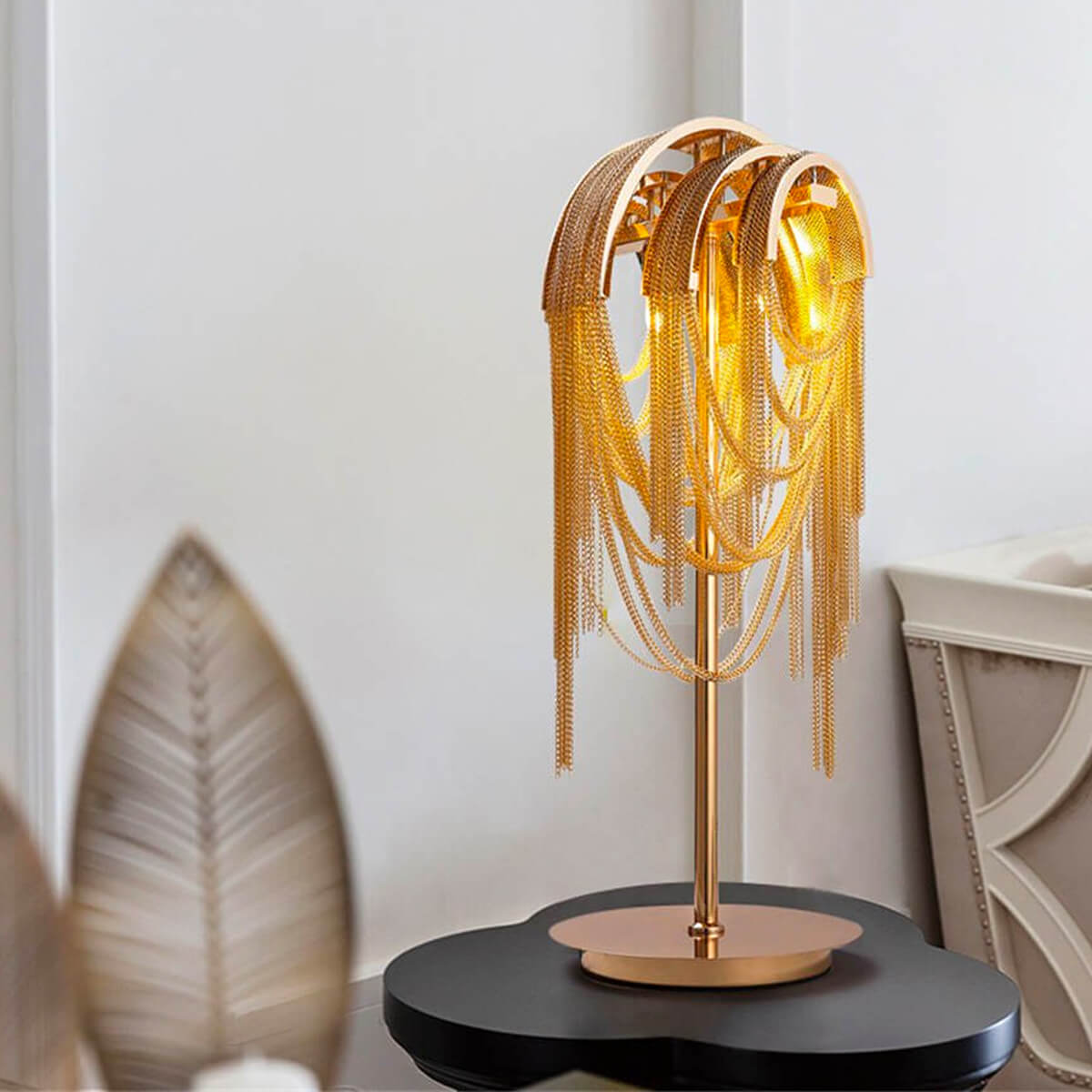 Nordic-postmodern-bedroom-tassel-aluminum-chain-table-lamp-living room1 | Feyran
