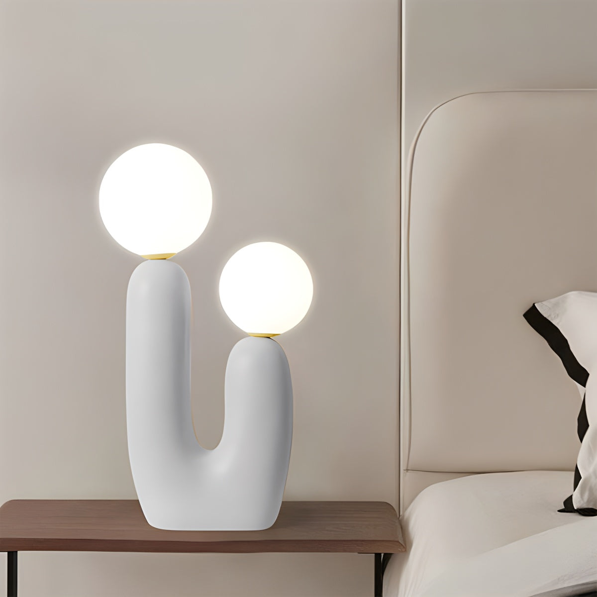 Feyran Oo Rough Resin Table Lamp