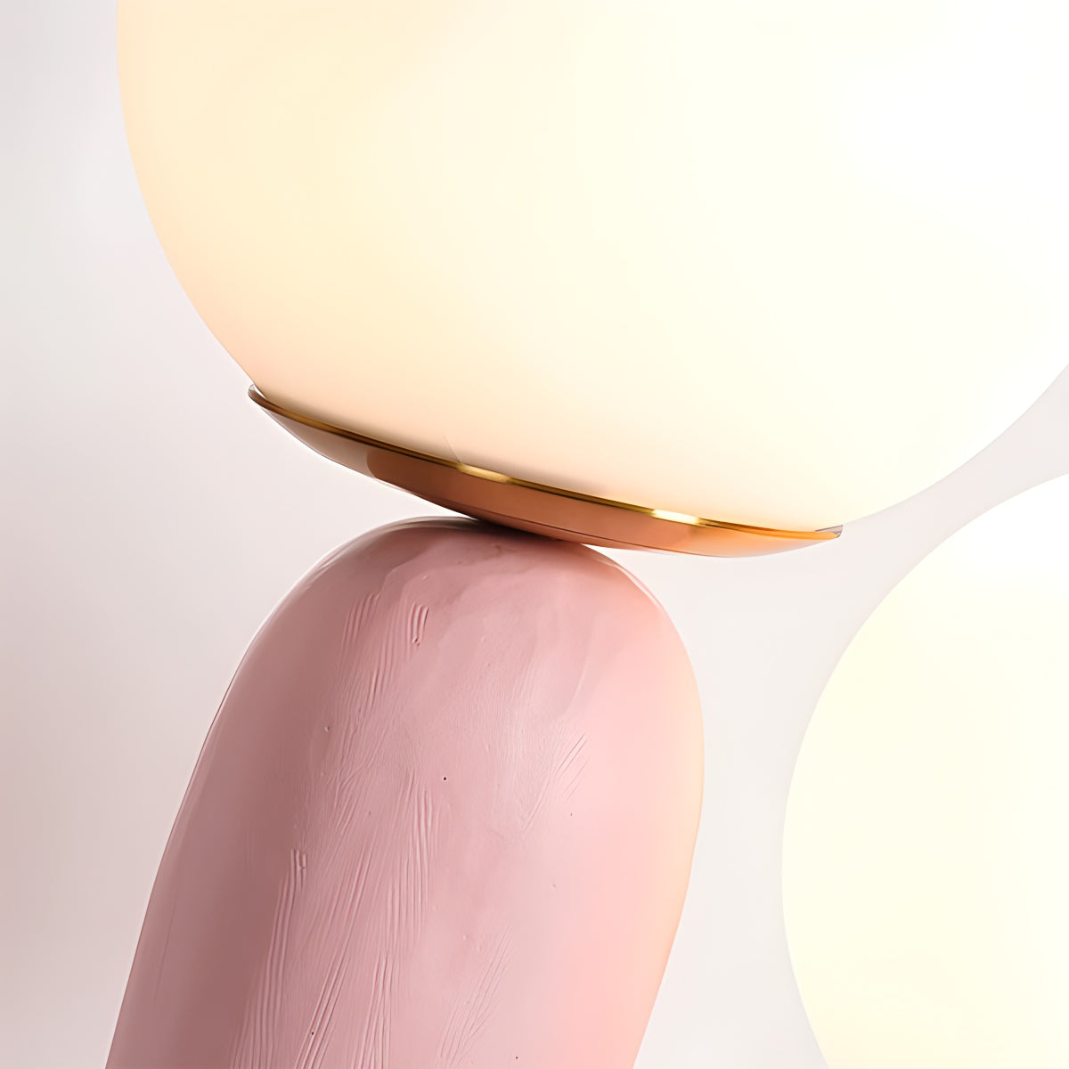 Feyran Oo Rough Resin Table Lamp