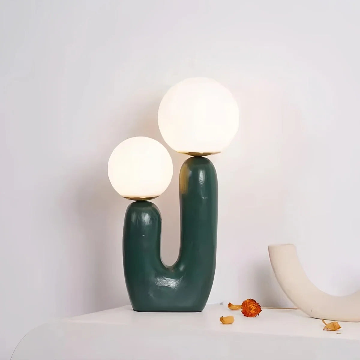 Feyran Oo Rough Resin Table Lamp