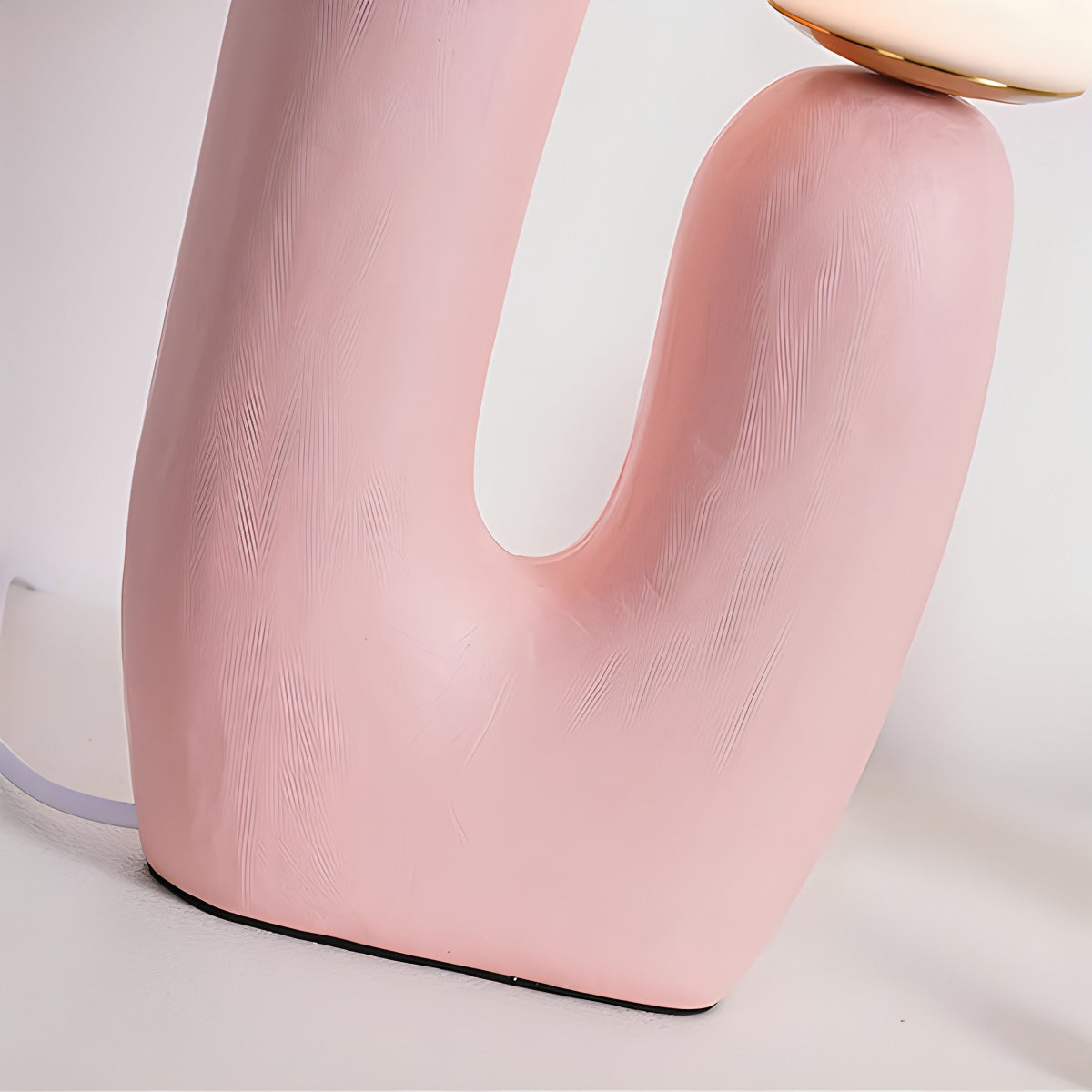 Feyran Oo Rough Resin Table Lamp