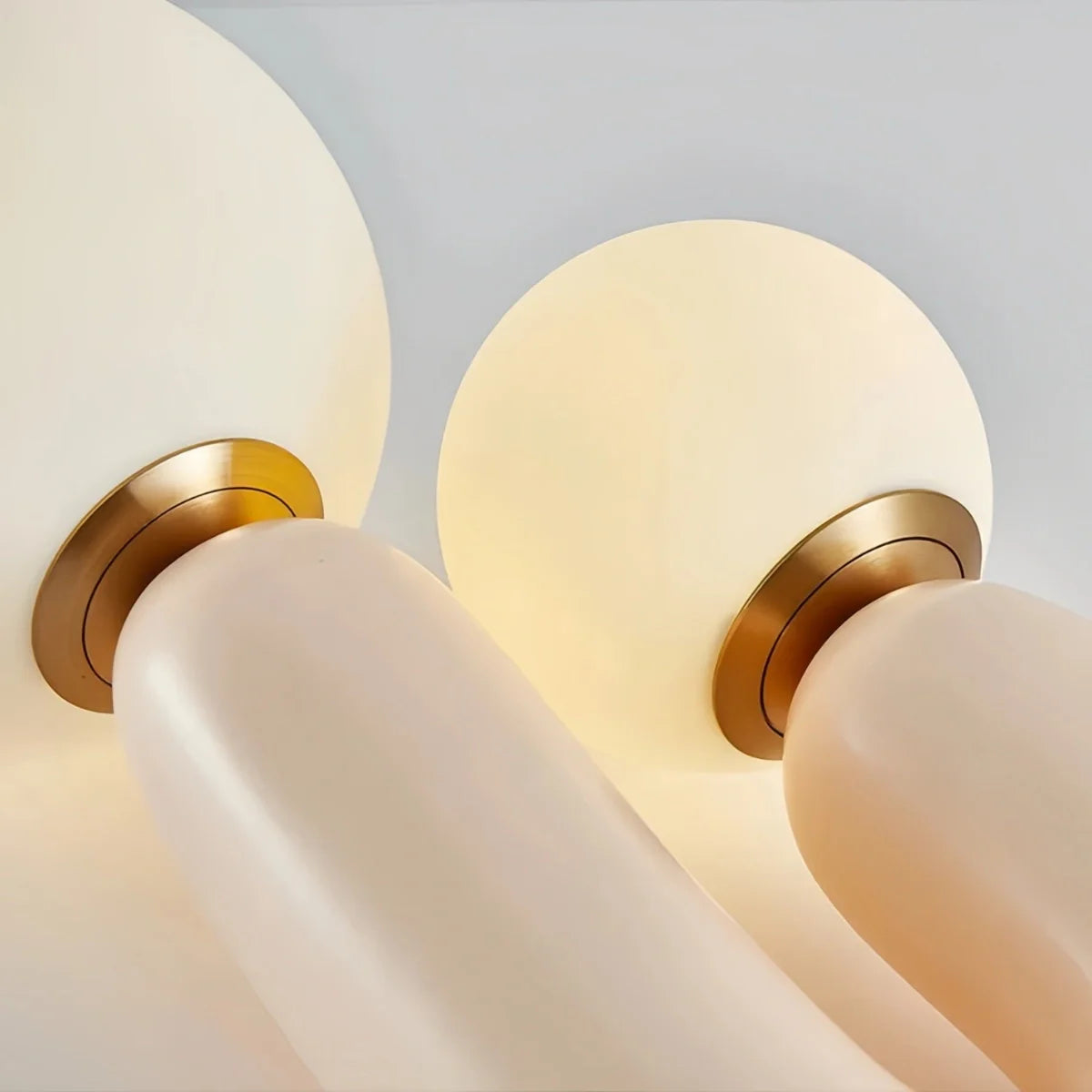 Feyran Oo Rough Resin Table Lamp