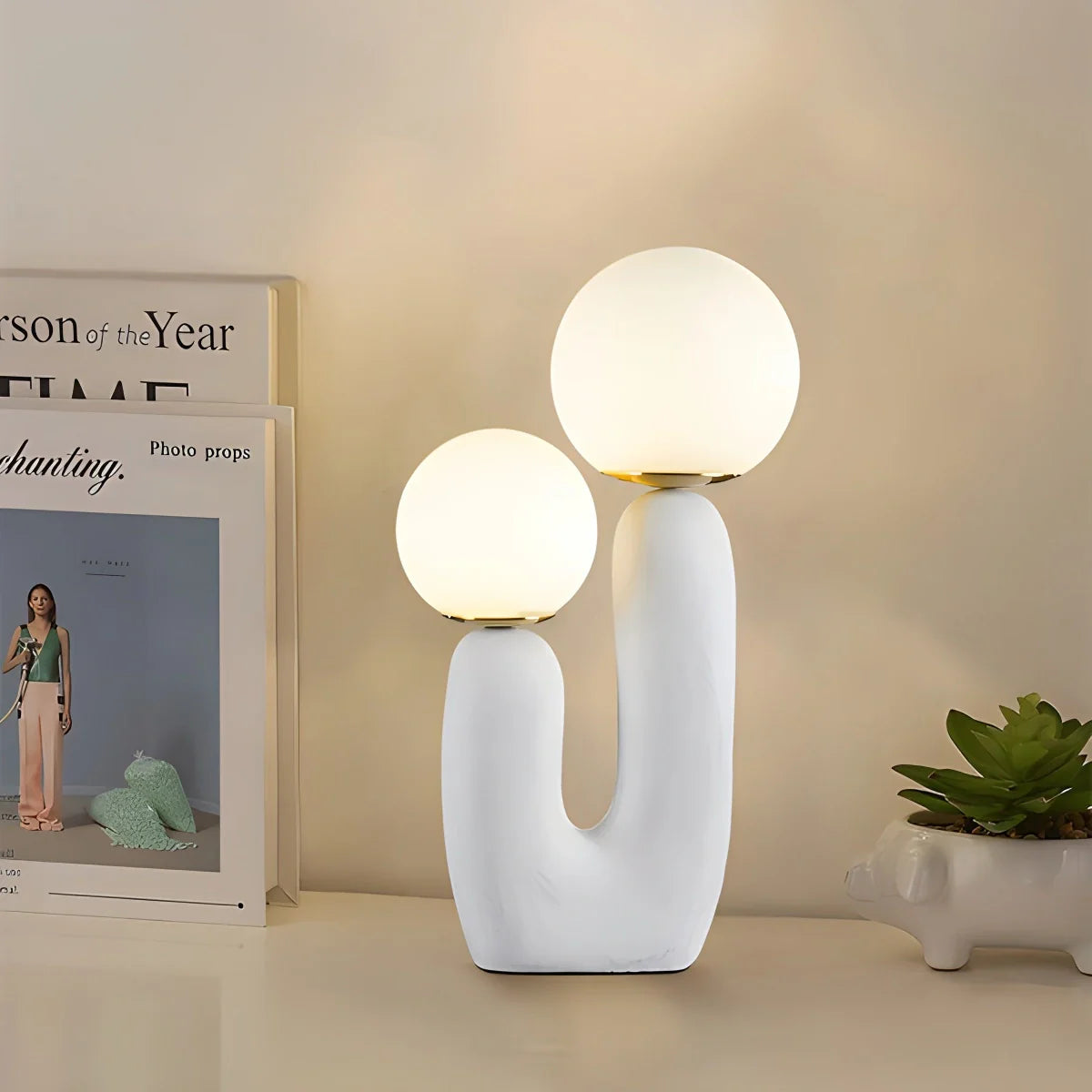 Feyran Oo Rough Resin Table Lamp