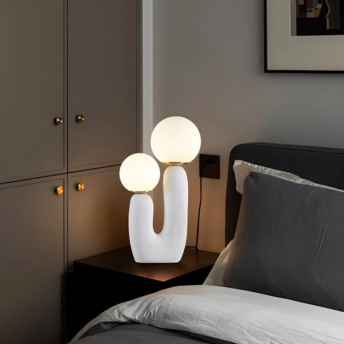 Feyran Oo Rough Resin Table Lamp