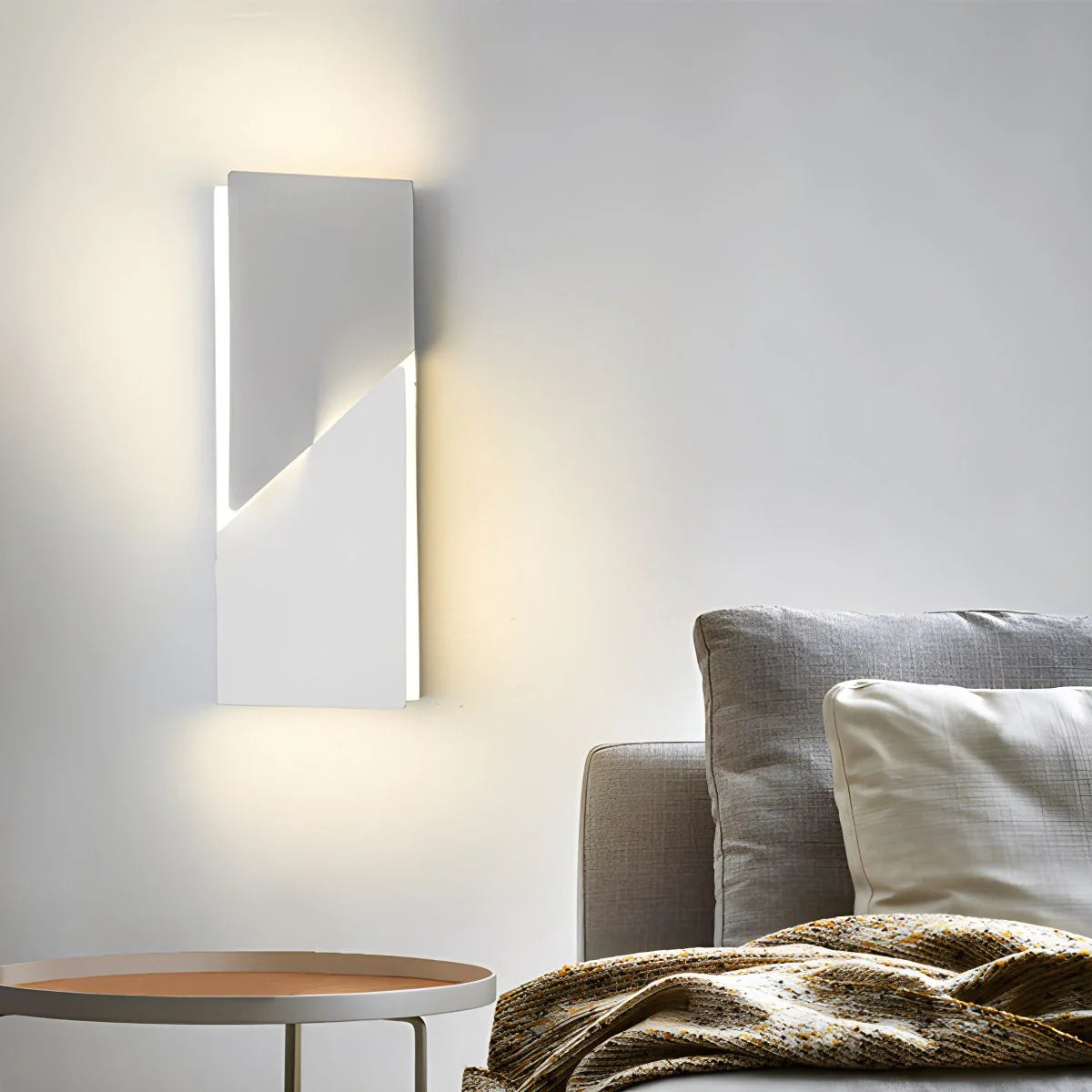 Feyran Shadows Grand Wall Sconce Lamp