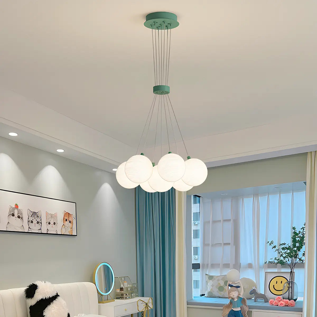 Feyran French Tulip Flower & Ball Chandelier