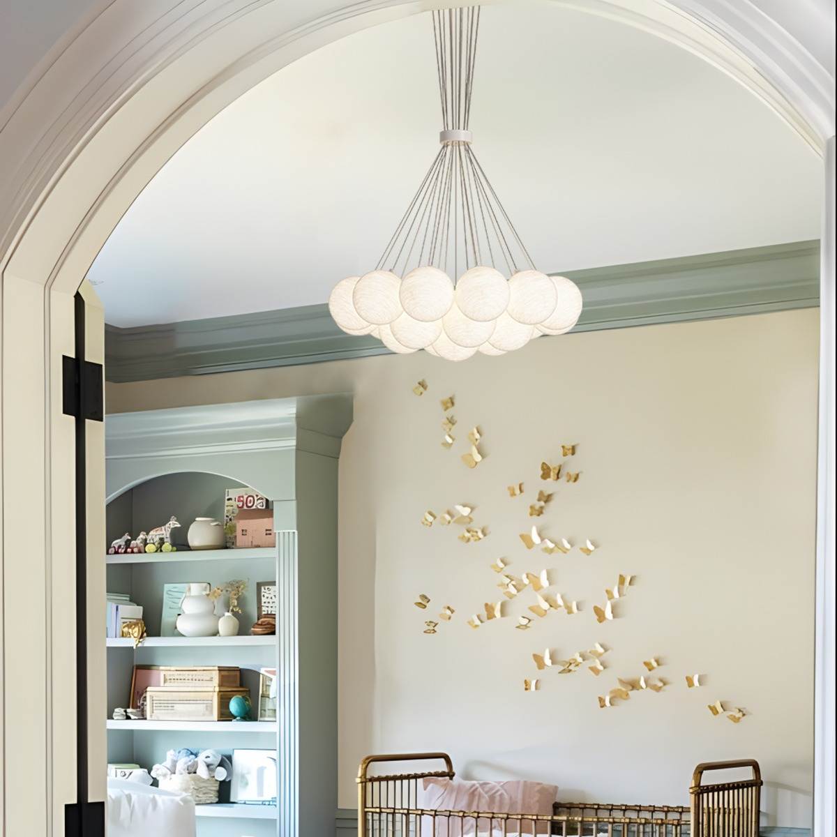 Feyran French Tulip Flower & Ball Chandelier