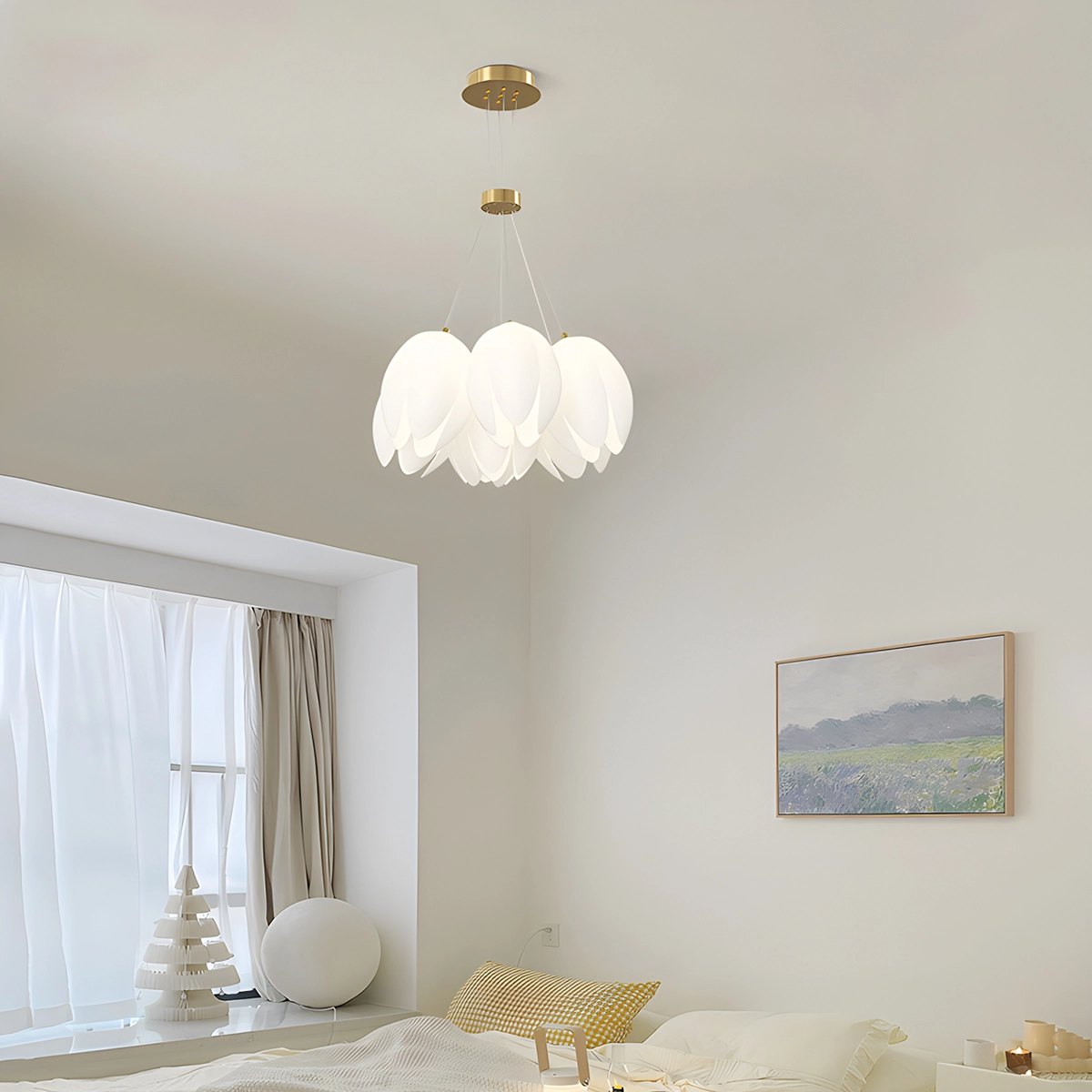 Feyran French Tulip Flower & Ball Chandelier