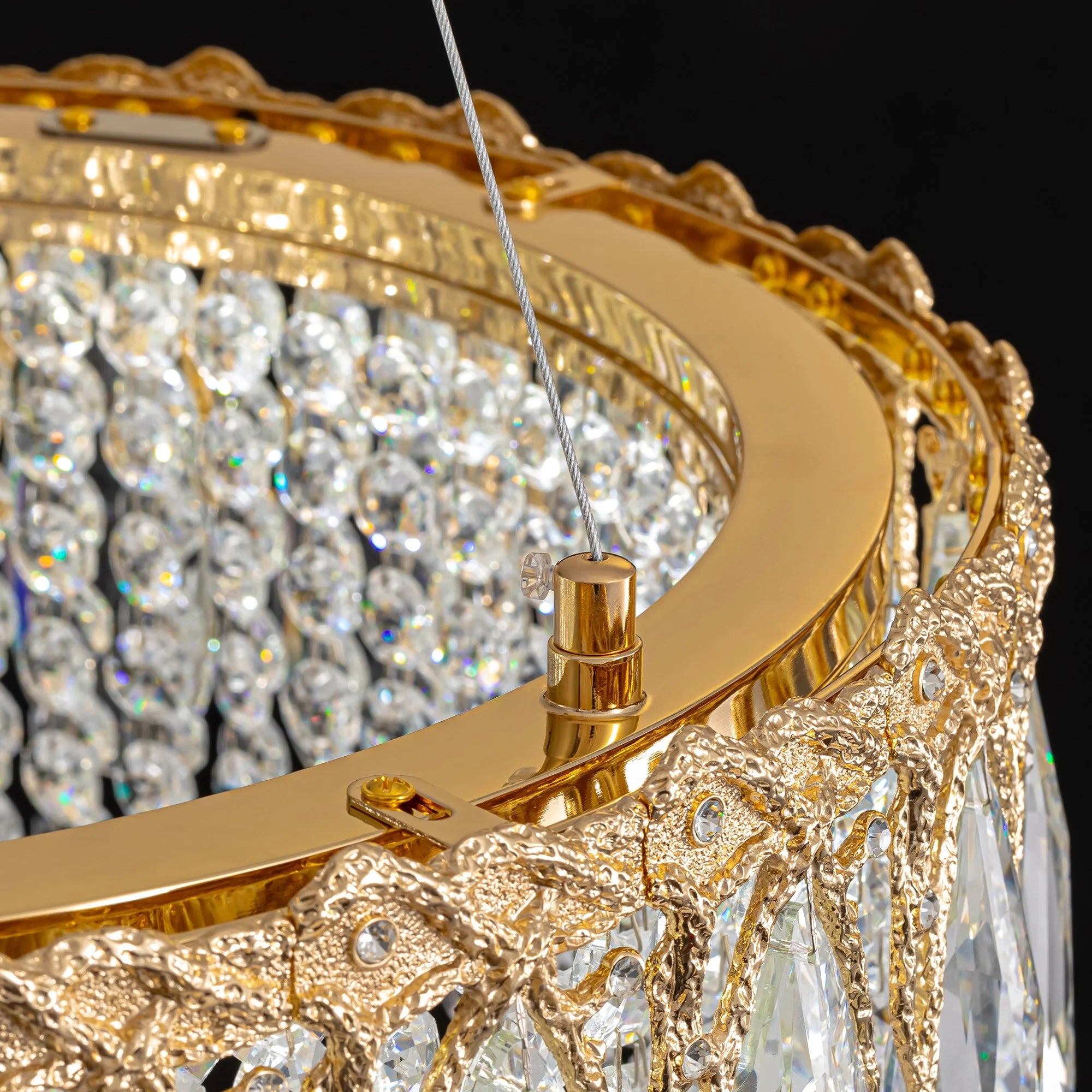 close-up-of-aurora-luxe-gold-crystal-chandelier-Feyran-lighting