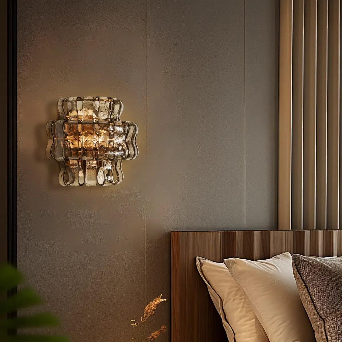 Ghiaccio Glass Wall Sconce