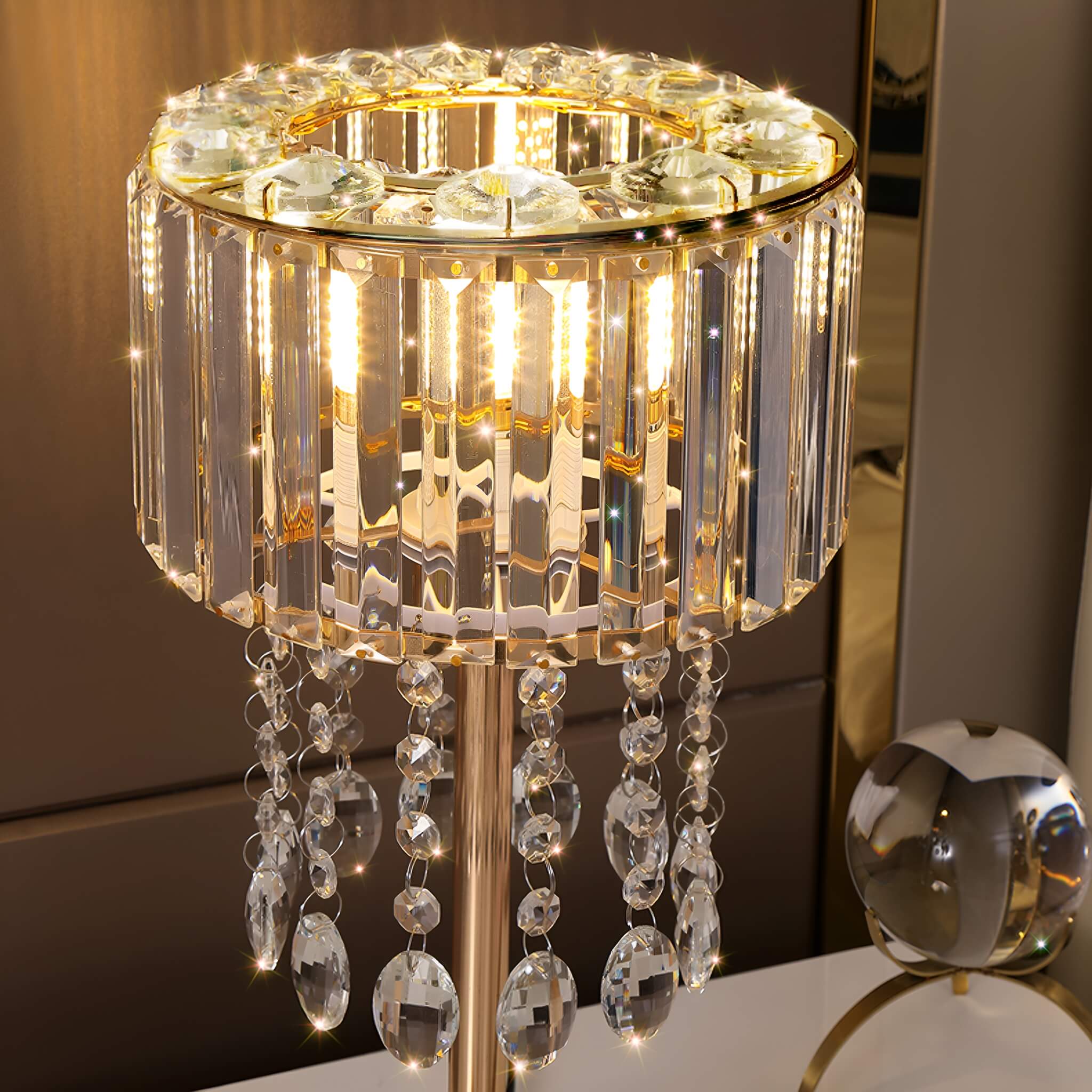 Luxury Gold Finish Lamp with Sparkling Crystal Details -details-1|Feyran